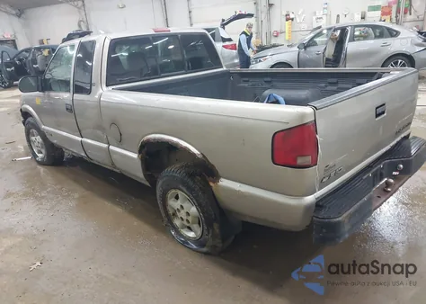 1999 Chevrolet S-10 Ls из США, поврежденный, VIN 1GCDT19X8X8133115